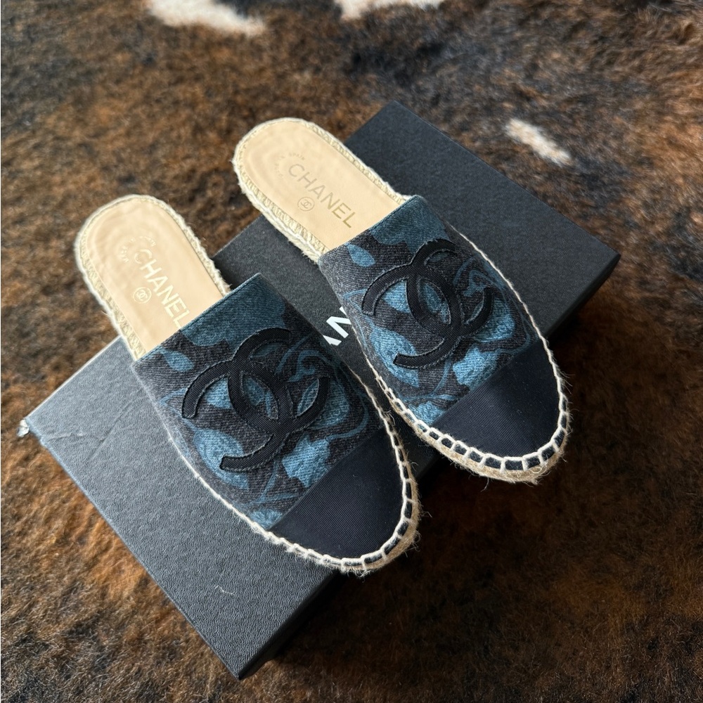 CHANEL Black and Blue Espadrille Logo Mules